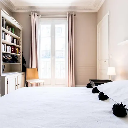 Charming Flat Near Monceau Apartment *