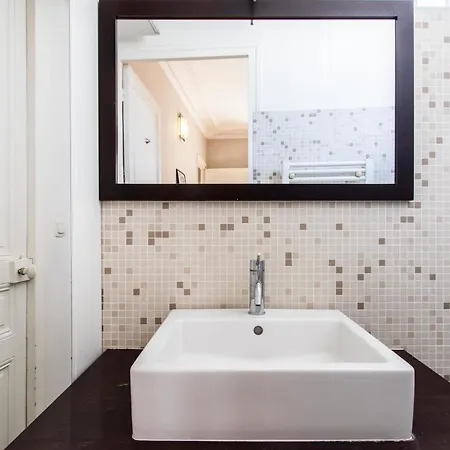 Charming Flat Near Monceau * Paris