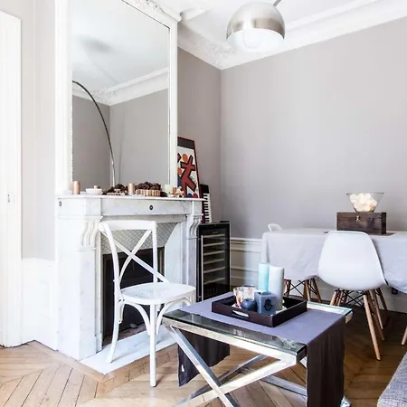 Charming Flat Near Monceau Apartment Paris