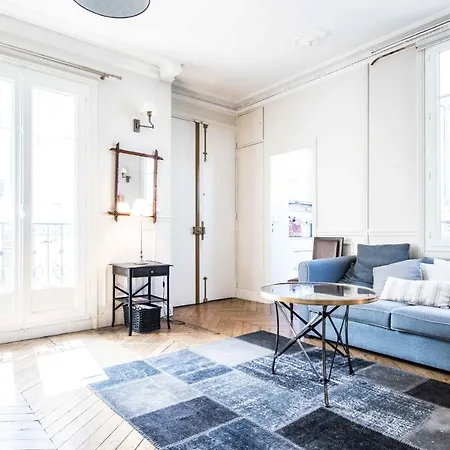 Charming Flat Near Monceau *