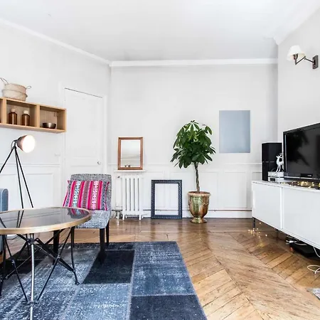 Charming Flat Near Monceau